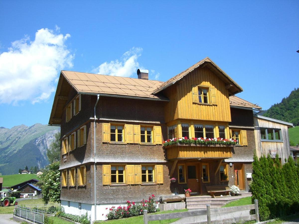 Urlaub bei Moses Apartment Schoppernau Bagian luar foto